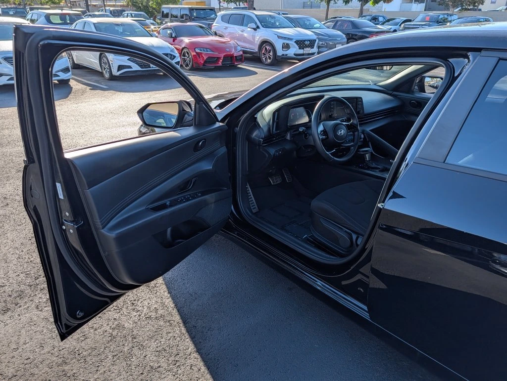 2025 Hyundai Elantra SEL - Photo 31