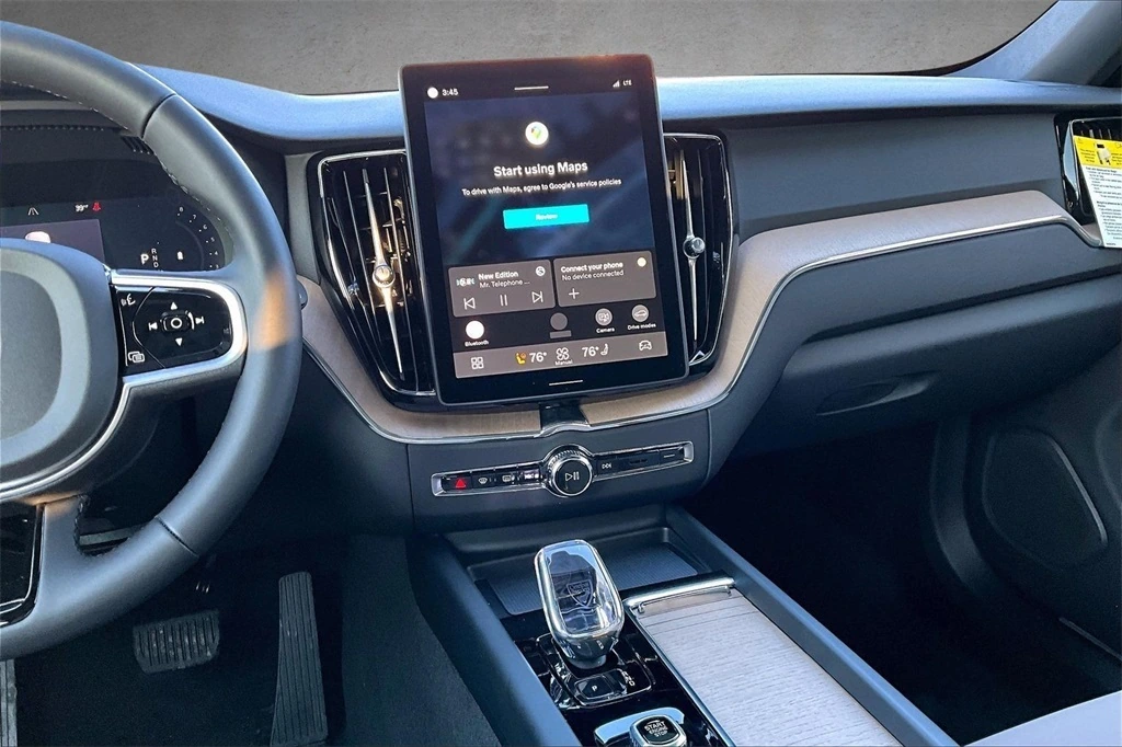 2026 Volvo - image 6