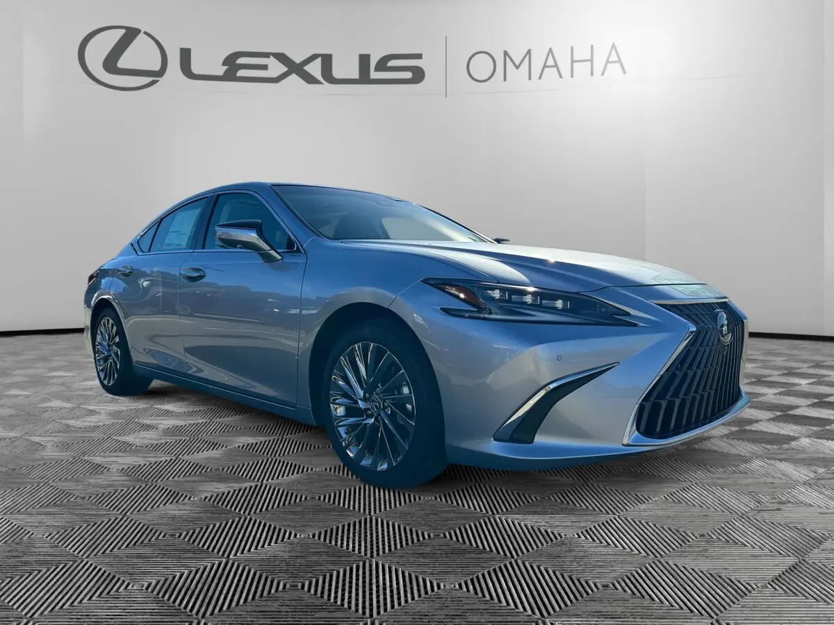 2025 Lexus ES 350 Ultra Luxury's photo