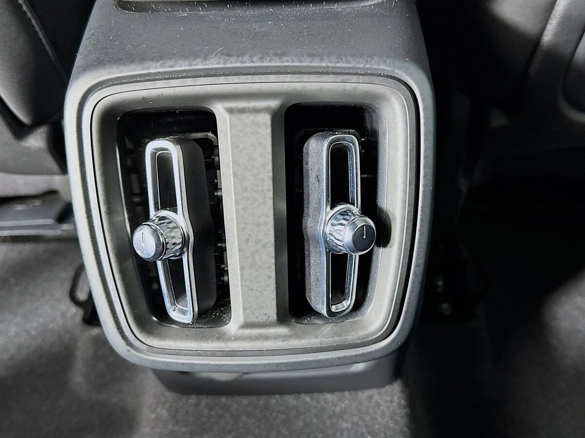 2023 Volvo - image 26