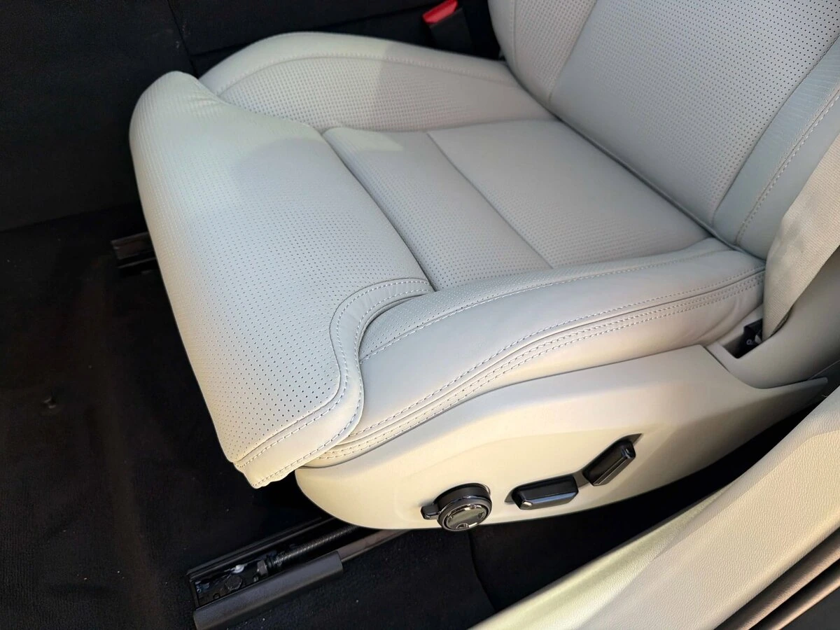 2026 Volvo - image 16