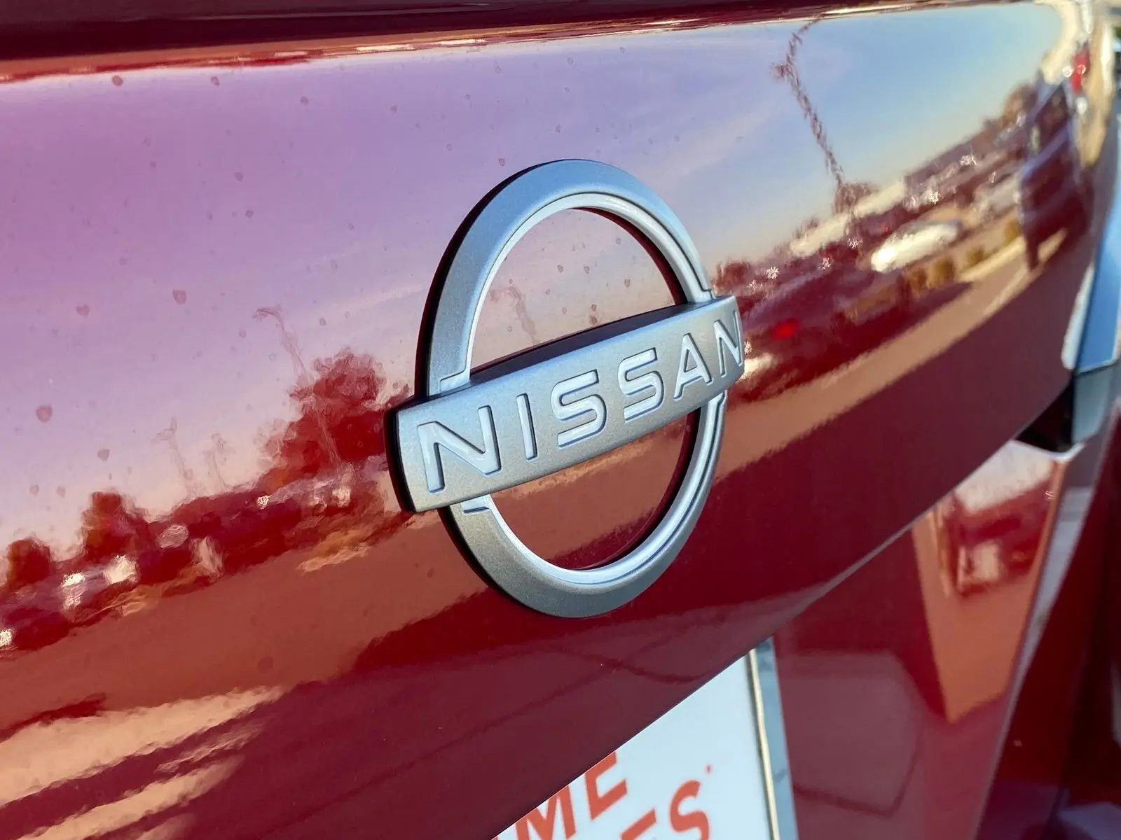 2025 Nissan Versa SR photo 8