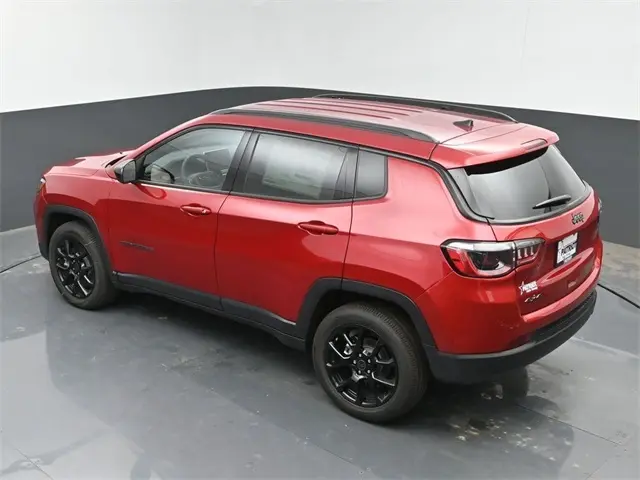 2026 Jeep Compass Latitude photo 32