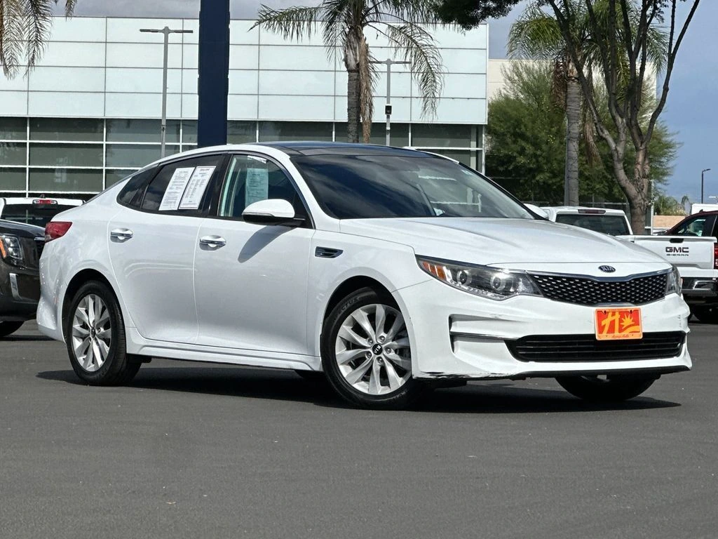 2016 Kia Optima EX AT's photo