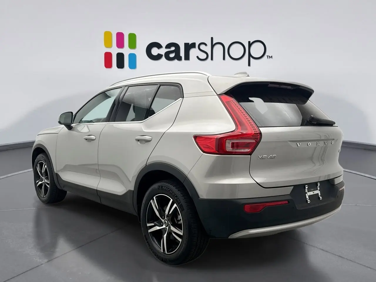2025 Volvo XC40 Core photo 3