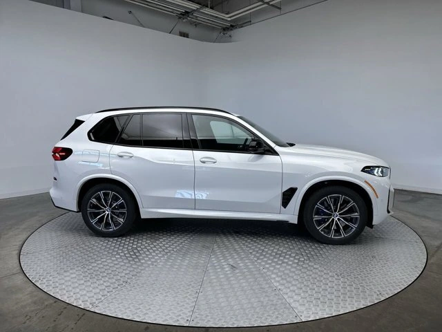 2026 BMW X5 M60i - Photo 10