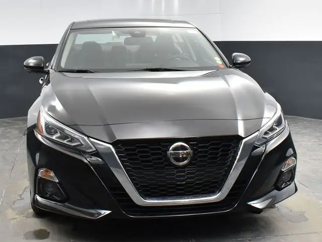 Used 2021 Nissan Altima Platinum with VIN 1N4BL4FW7MN351666 for sale in Belvidere, IL