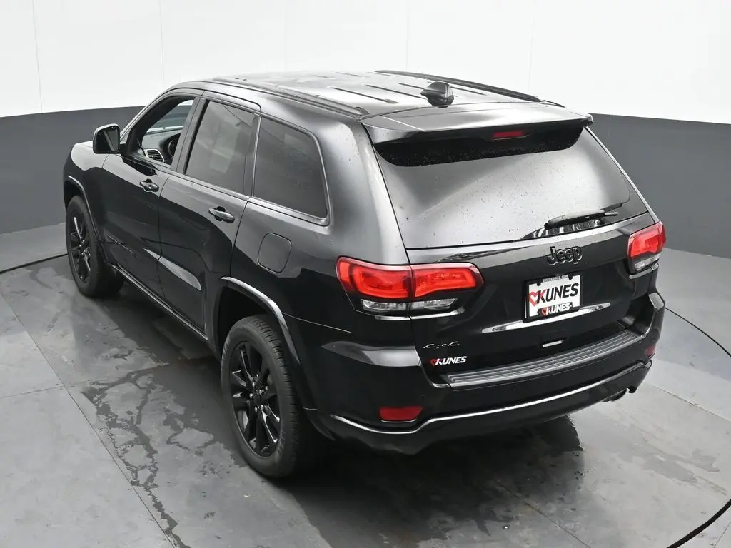 2019 Jeep Grand Cherokee Altitude photo 35
