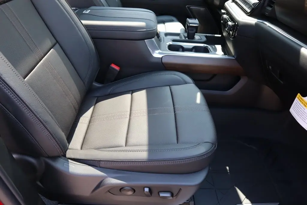 2026 Chevrolet Silverado 1500 High Country photo 5