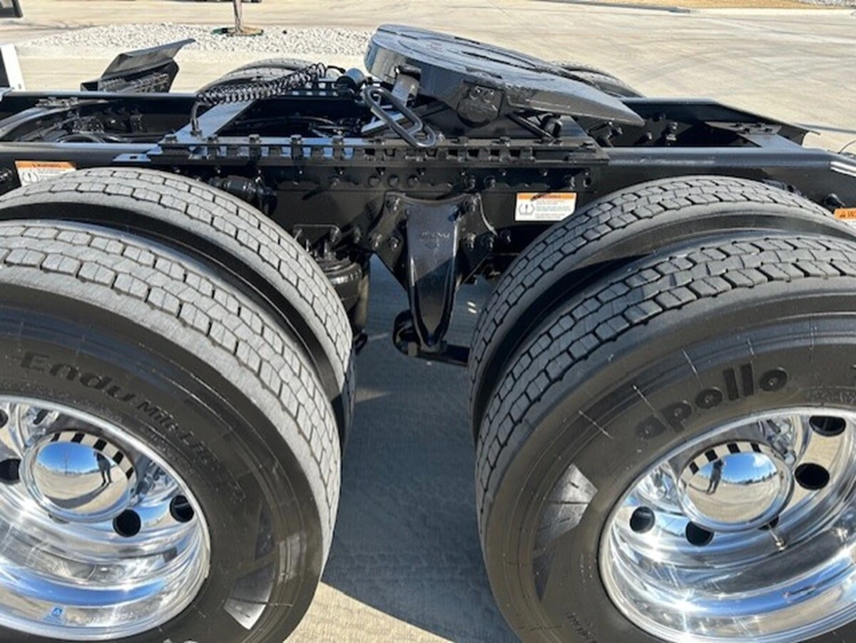 2024 Freightliner Cascadia - image 11