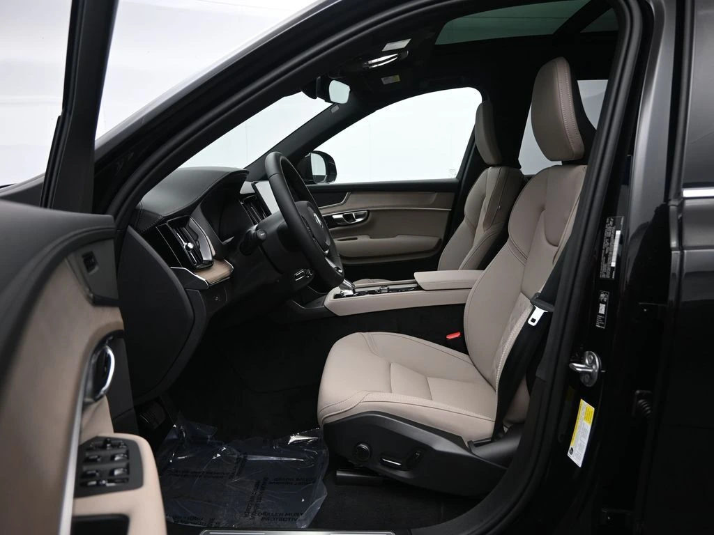 2026 Volvo - image 21