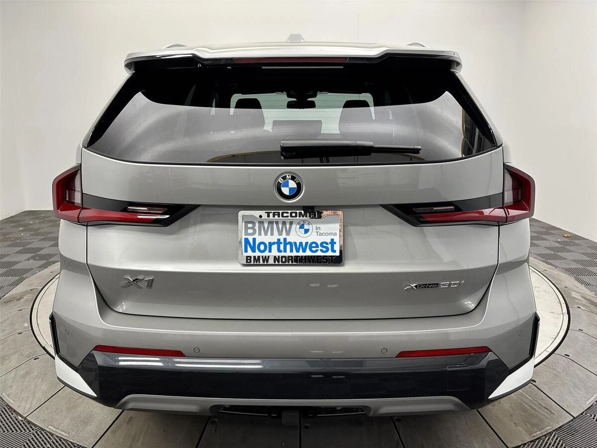2025 BMW X1 28i - Photo 15