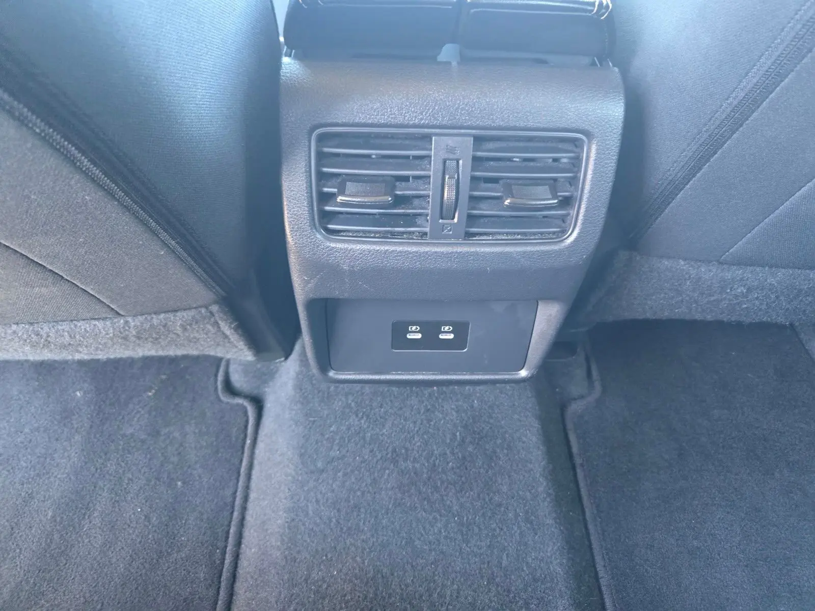 2024 Nissan Rogue SV photo 11