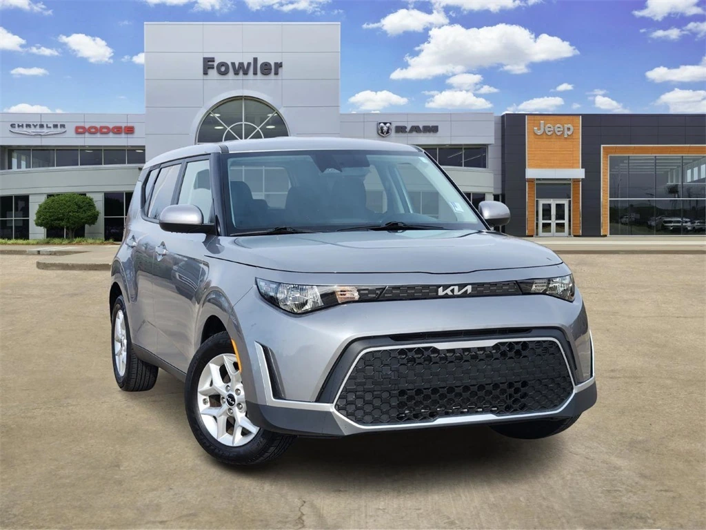 2024 Kia Soul LX's photo