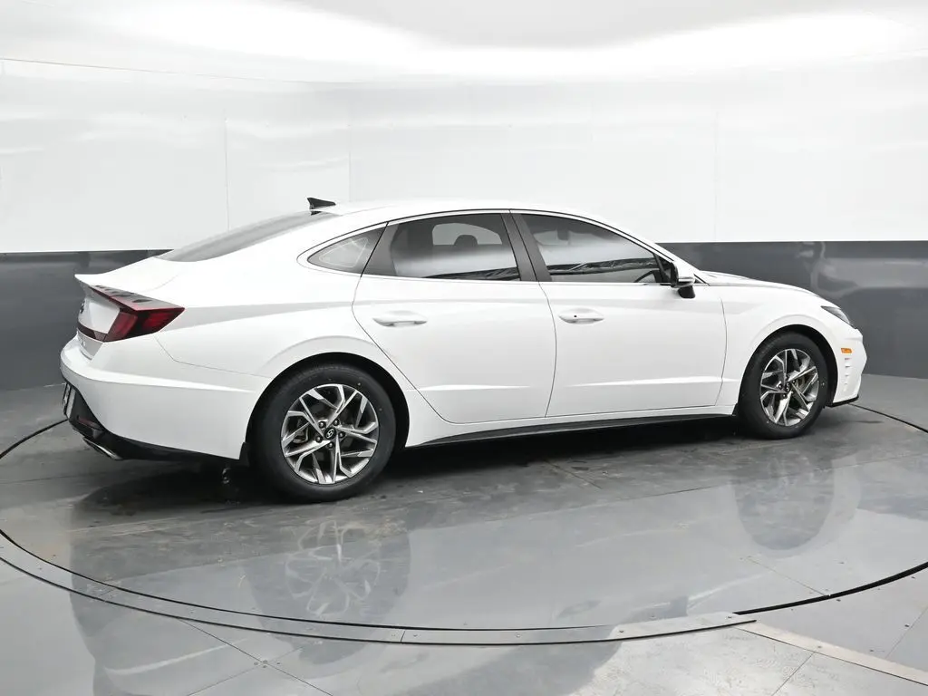 Used 2022 Hyundai Sonata SEL with VIN KMHL64JA9NA239229 for sale in Sycamore, IL