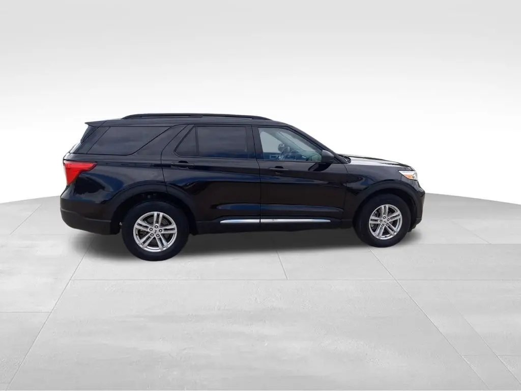 2024 Ford Explorer XLT photo 6