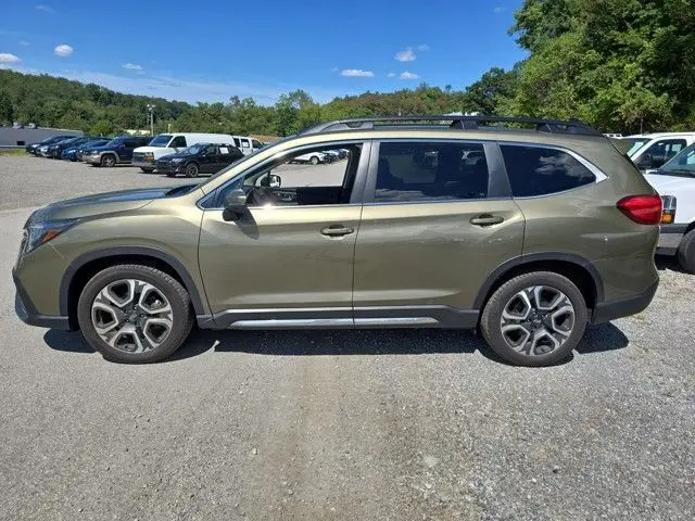 2023 Subaru Ascent Limited photo 2