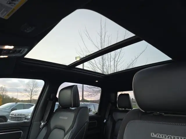 2023 Ram 1500 Laramie photo 3