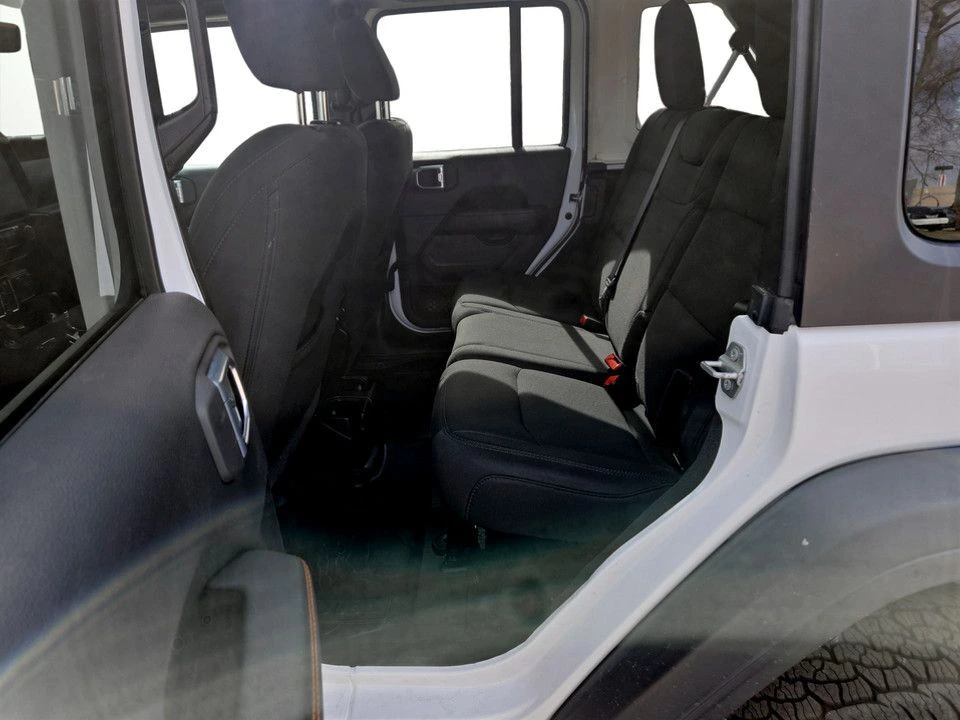 2022 Jeep Wrangler Unlimited Willys - Photo 23