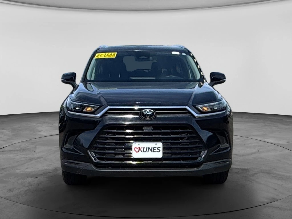 Used 2025 Toyota Grand Highlander XLE with VIN 5TDAAAB50SS083607 for sale in Hastings, Minnesota