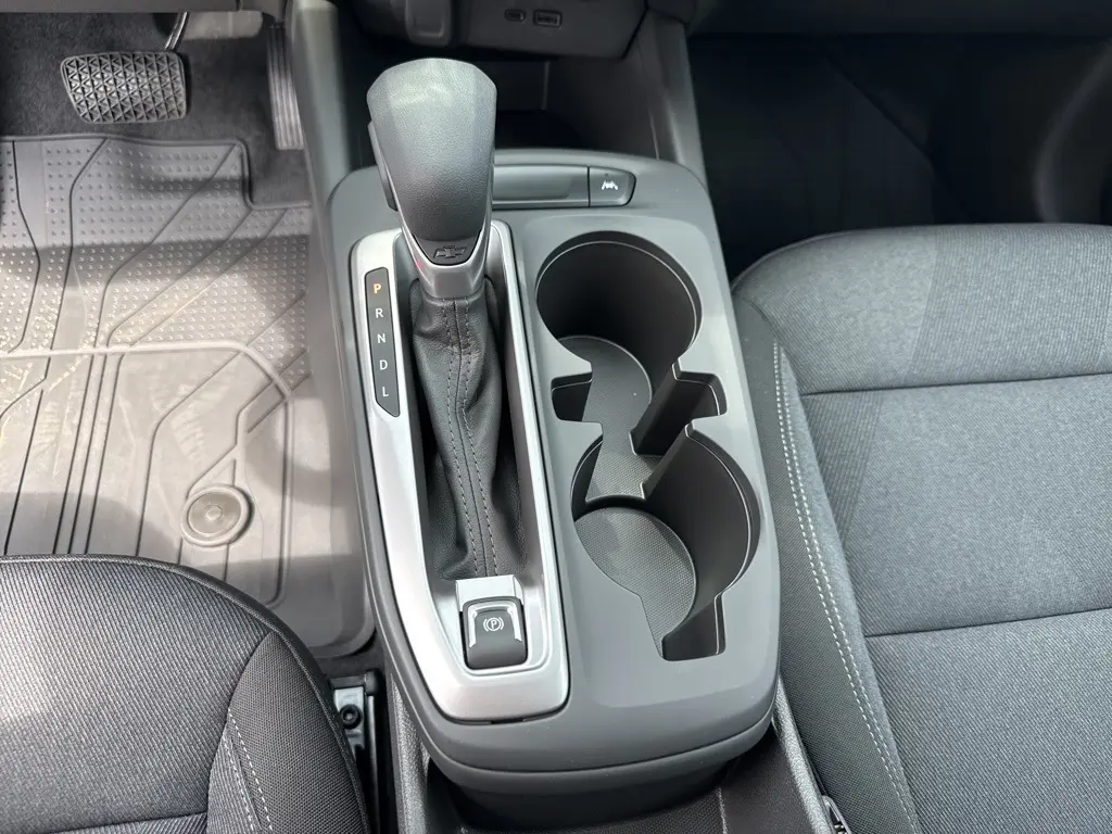 2025 Chevrolet Trax LS photo 21