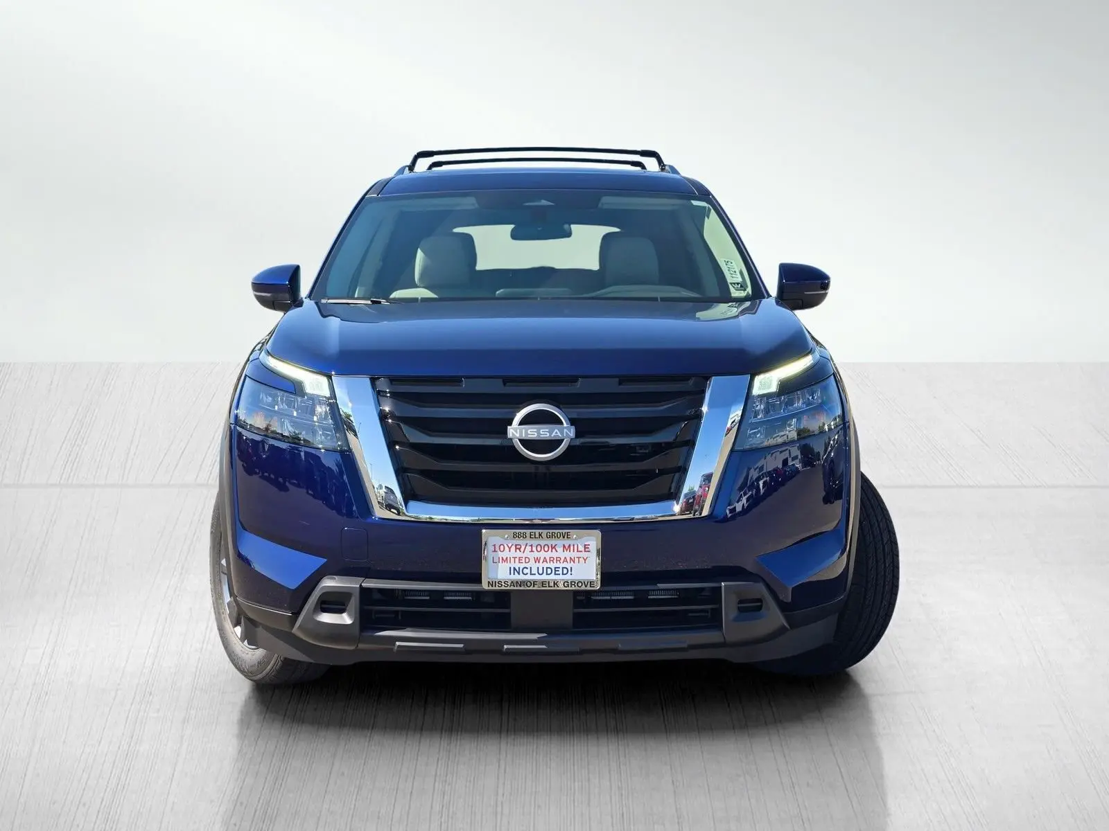 2025 Nissan Pathfinder SV photo 2
