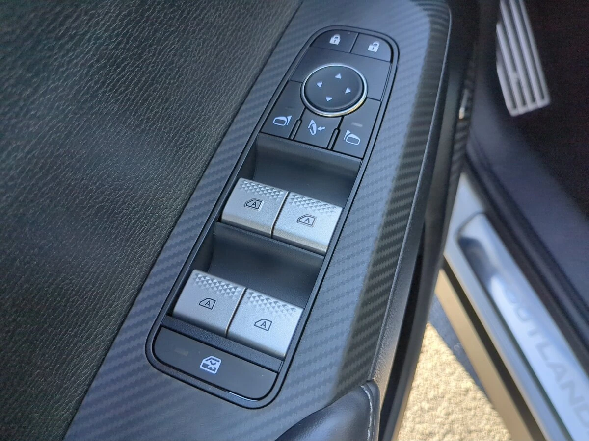 2026 Mitsubishi Outlander SEL - Photo 21