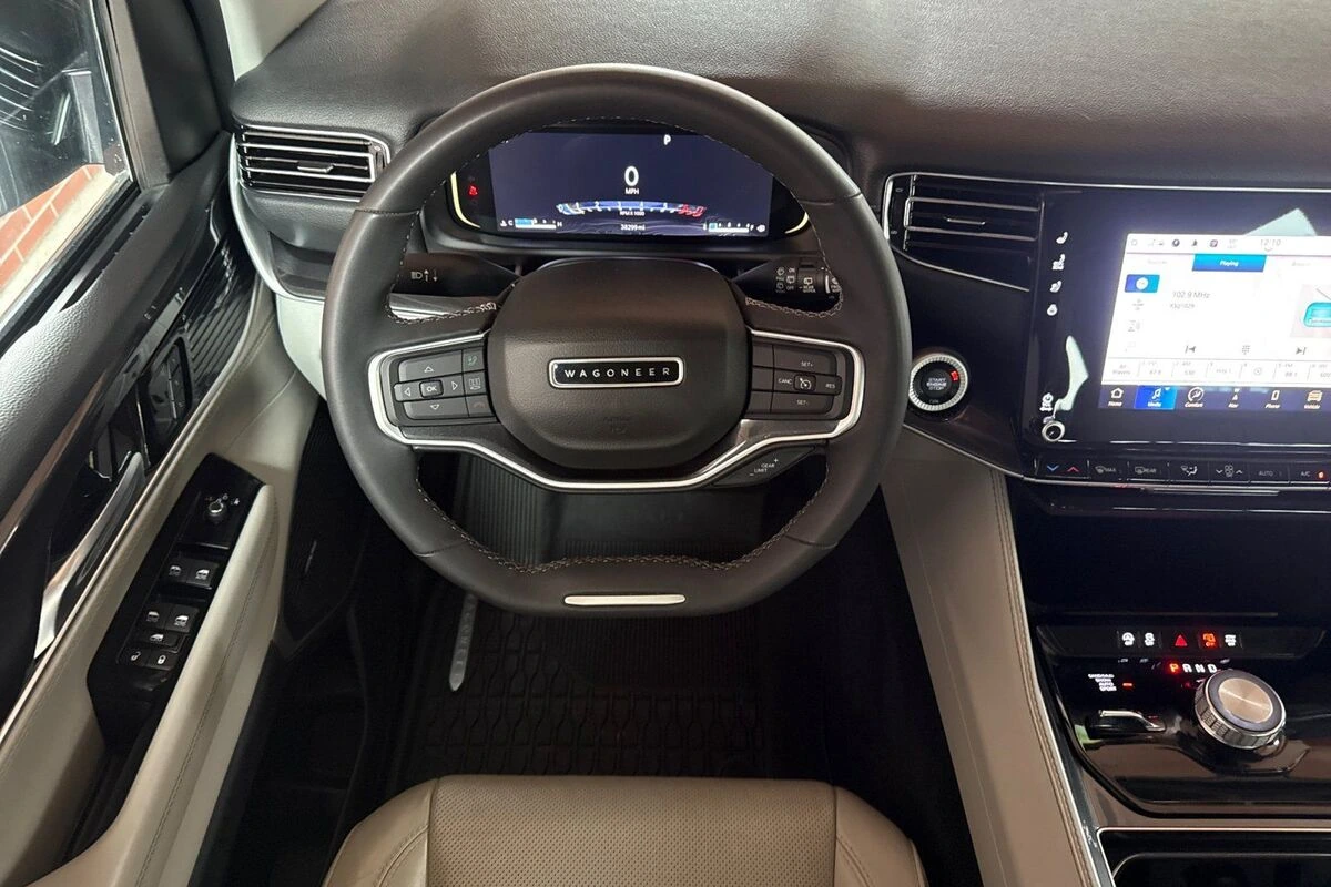 2023 Jeep Wagoneer Series I - Photo 14