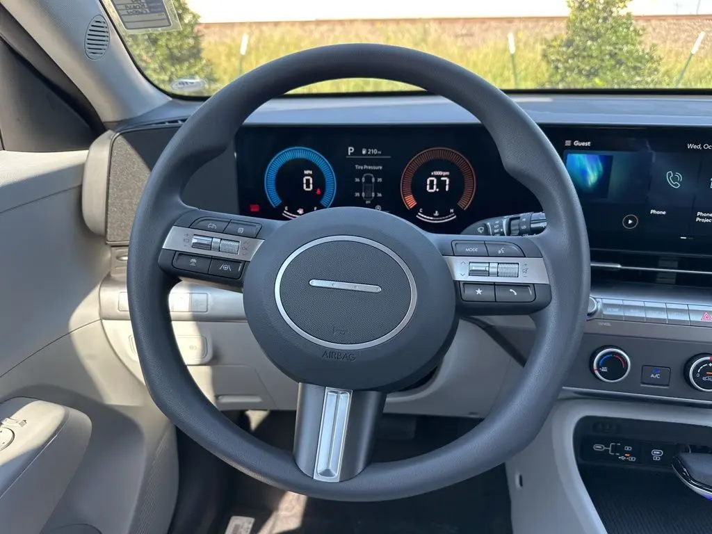 2026 Hyundai Kona SE photo 25