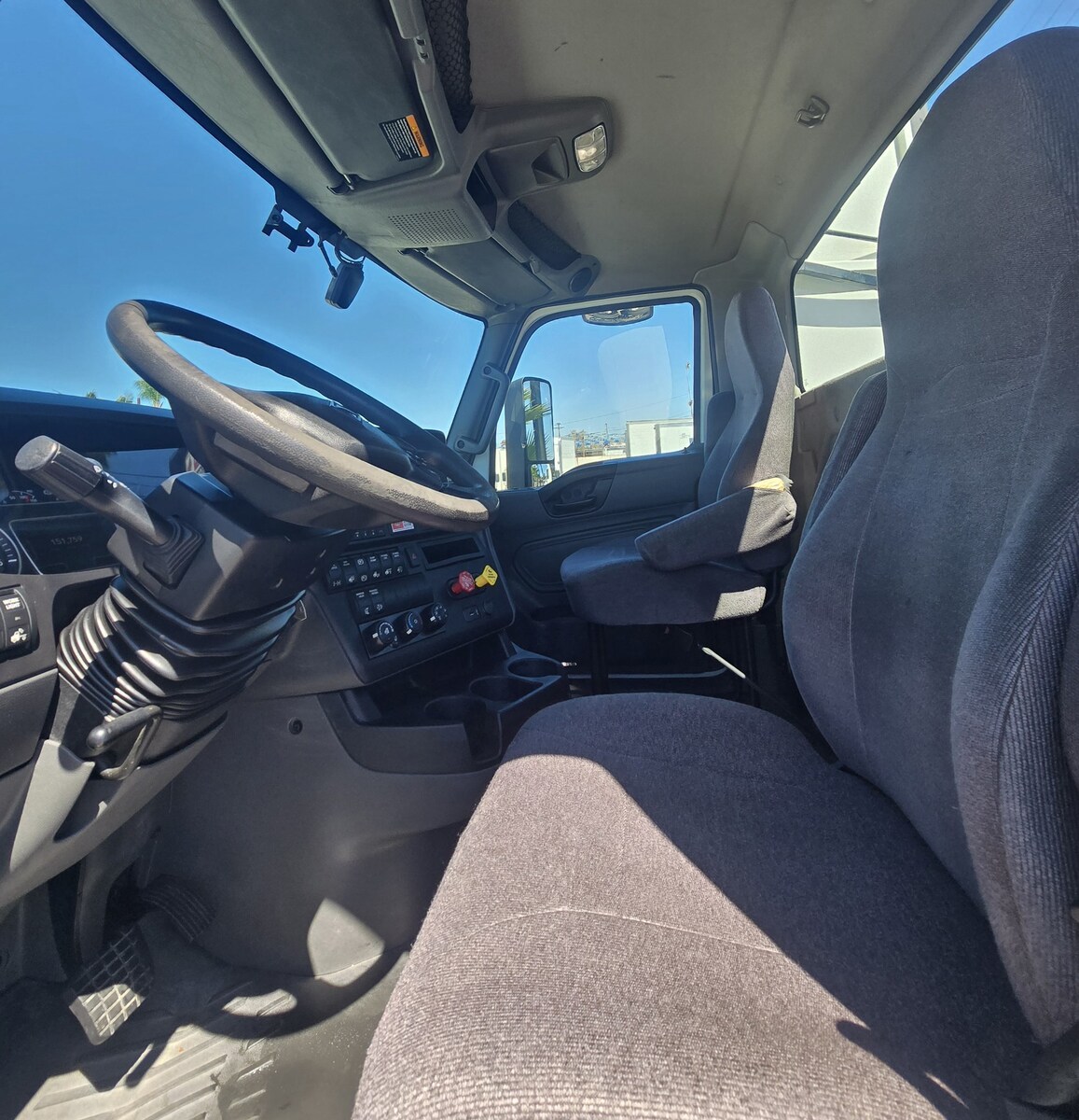 2021 International LT in CA — photo 6