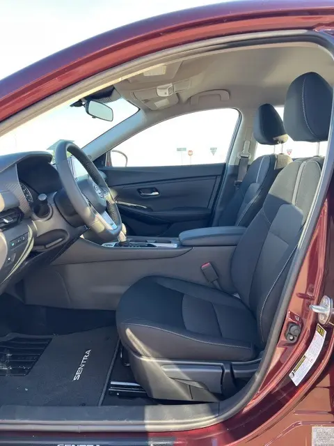 2025 Nissan Sentra SV photo 9