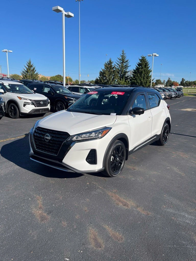 2023 Nissan Kicks SR