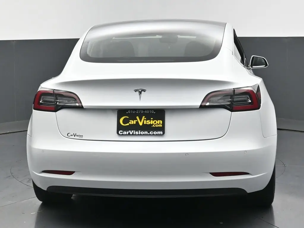 2020 Tesla Model 3 Standard Range Plus photo 2