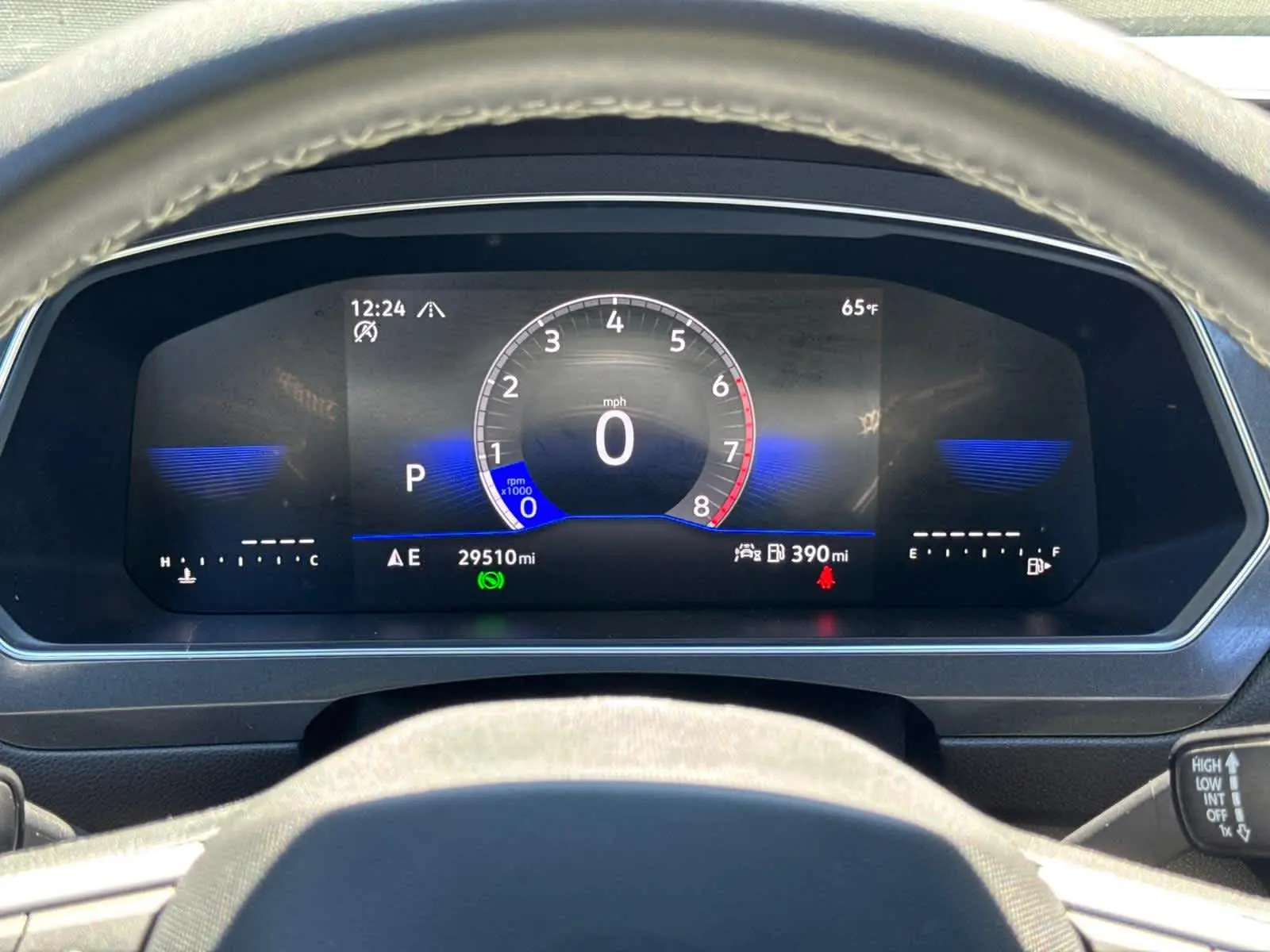 2023 Volkswagen Tiguan SE R-Line Black photo 18
