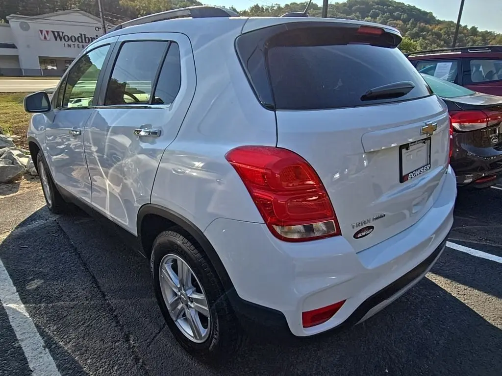 2019 Chevrolet Trax LT photo 2