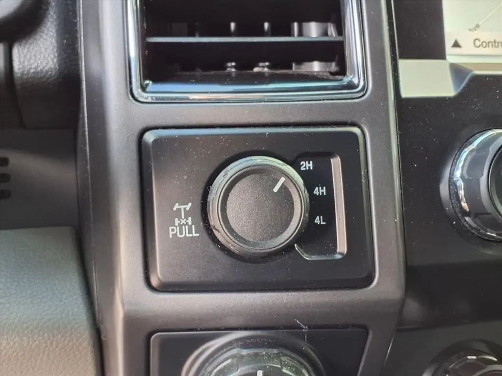 2019 Ford F-150 XLT photo 25