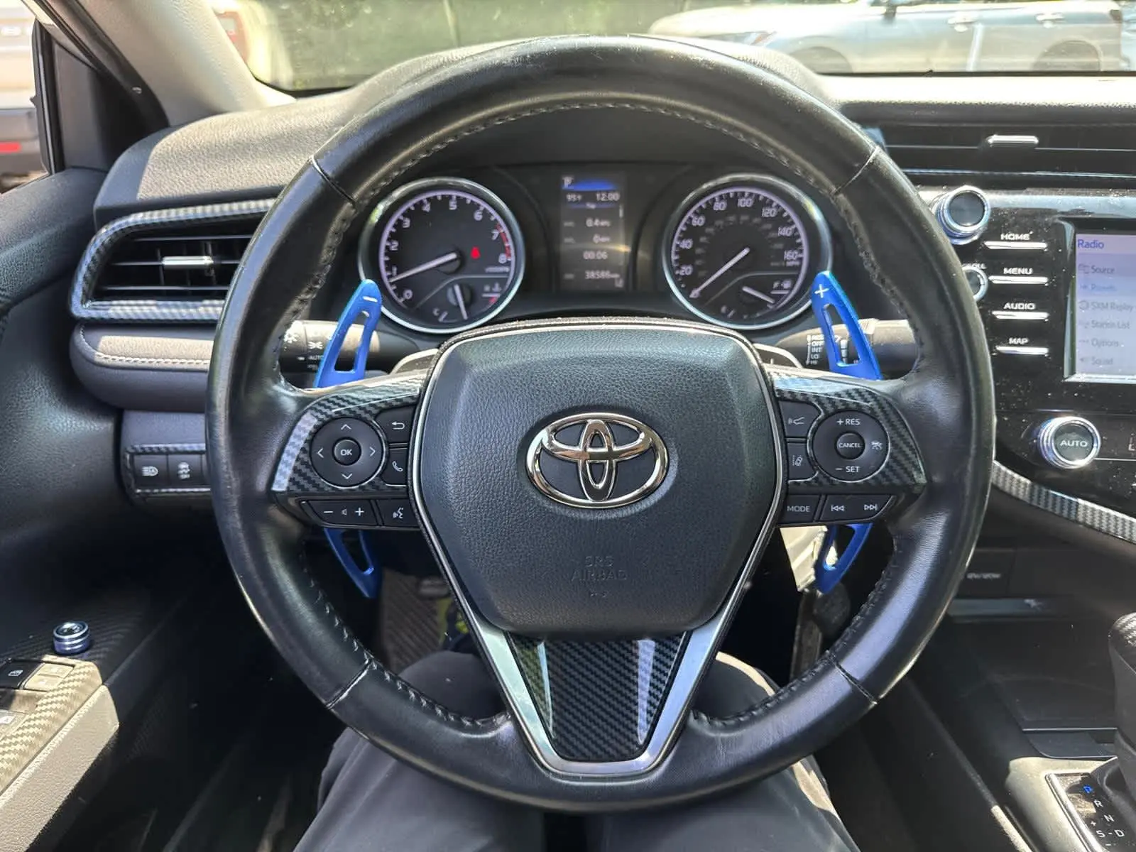 2020 Toyota Camry SE photo 16