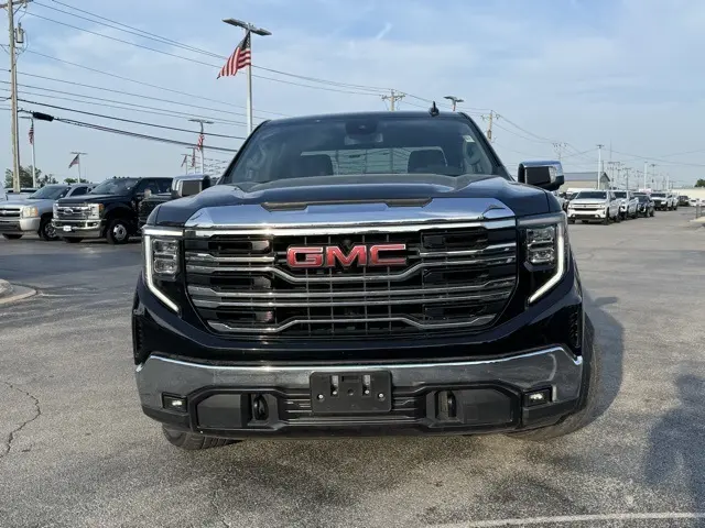 2022 Gmc Sierra 1500 SLT photo 2