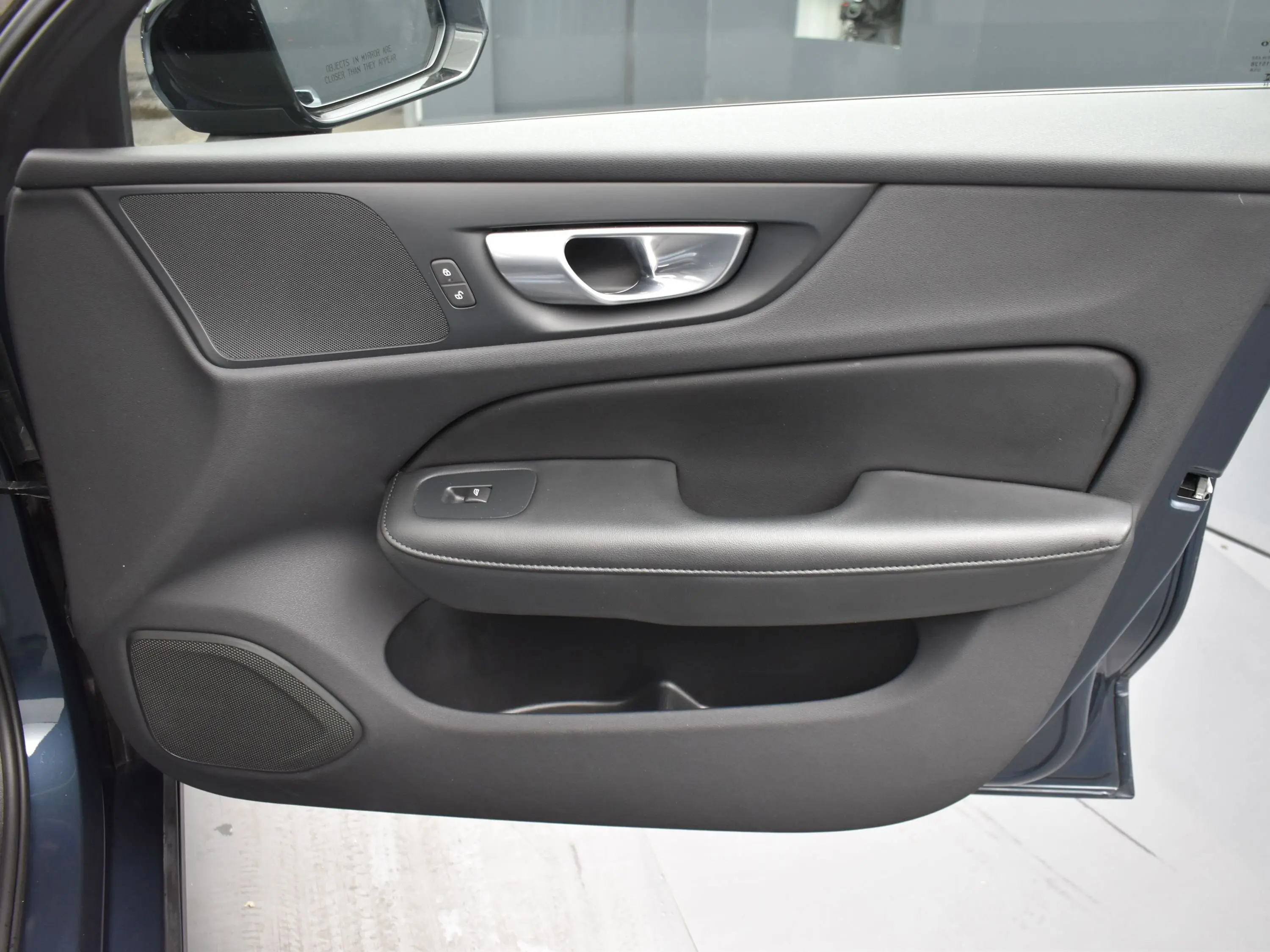 2024 Volvo S60 B5 AWD Core photo 6