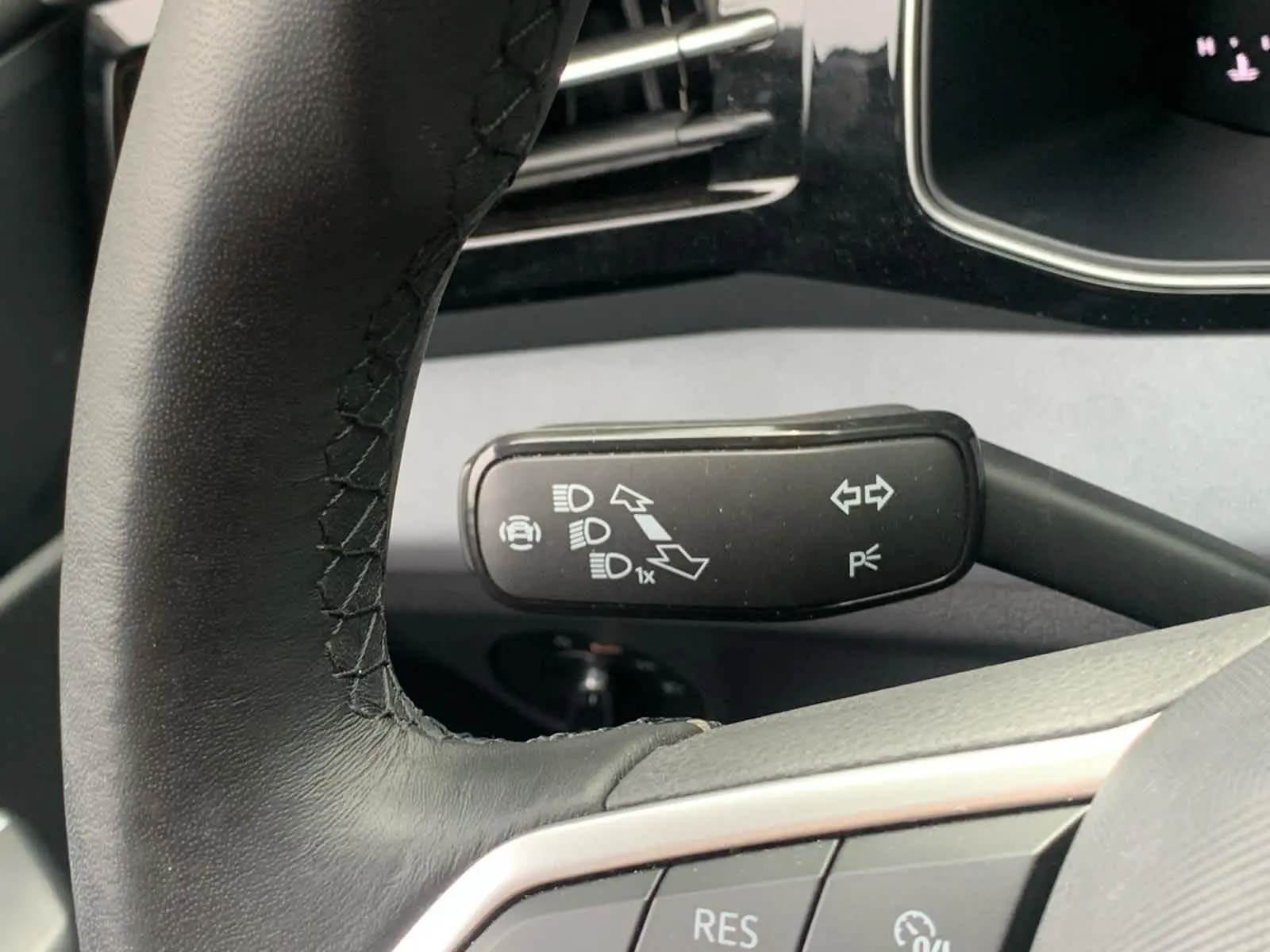 2025 Volkswagen Jetta SE photo 17