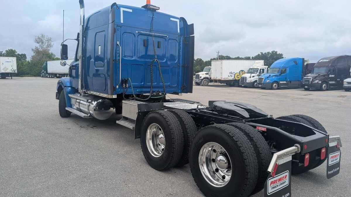 2023 Western Star 49X — photo 6