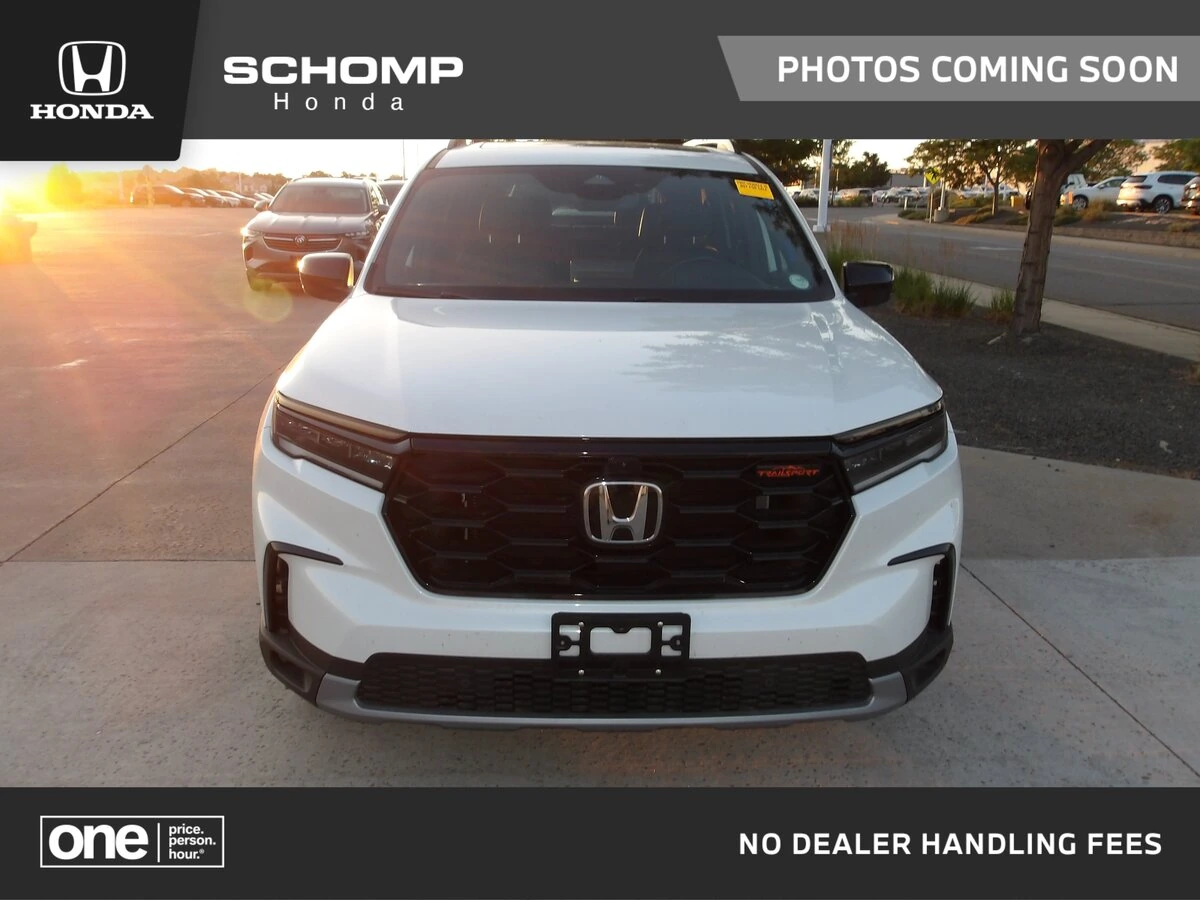 2025 Honda Pilot TrailSport AWD's photo