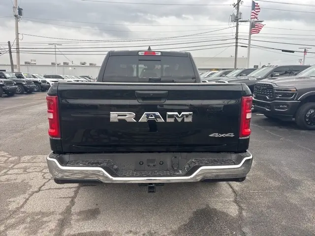 2025 Ram 1500 Tradesman photo 3