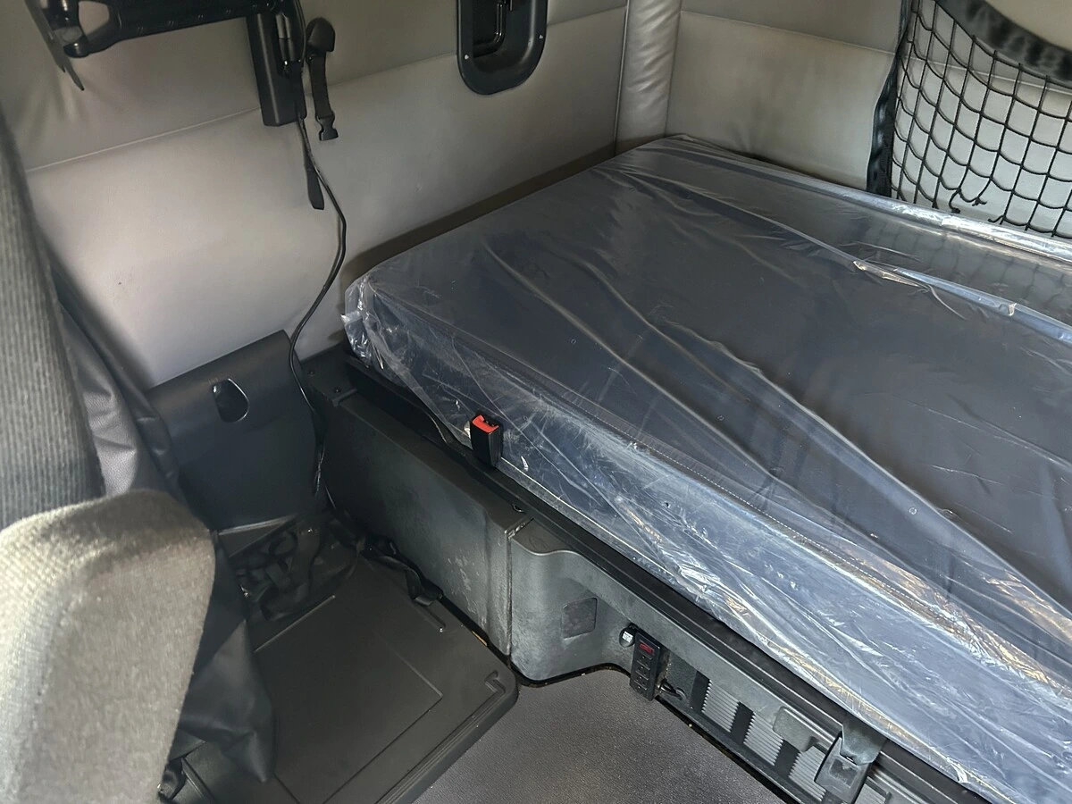 2022 Freightliner Cascadia - image 20