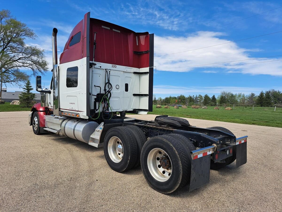 2021 International LoneStar — photo 4