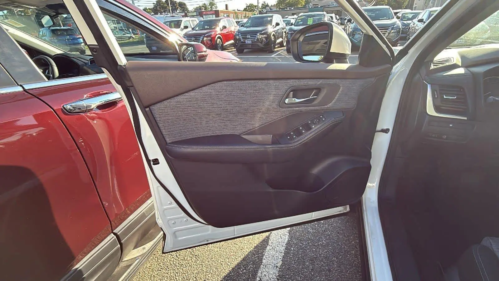 2023 Nissan Rogue SV photo 8