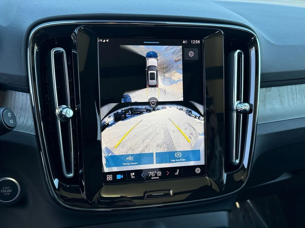 2025 Volvo - image 22