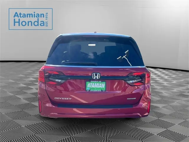2025 Honda Odyssey Touring photo 4