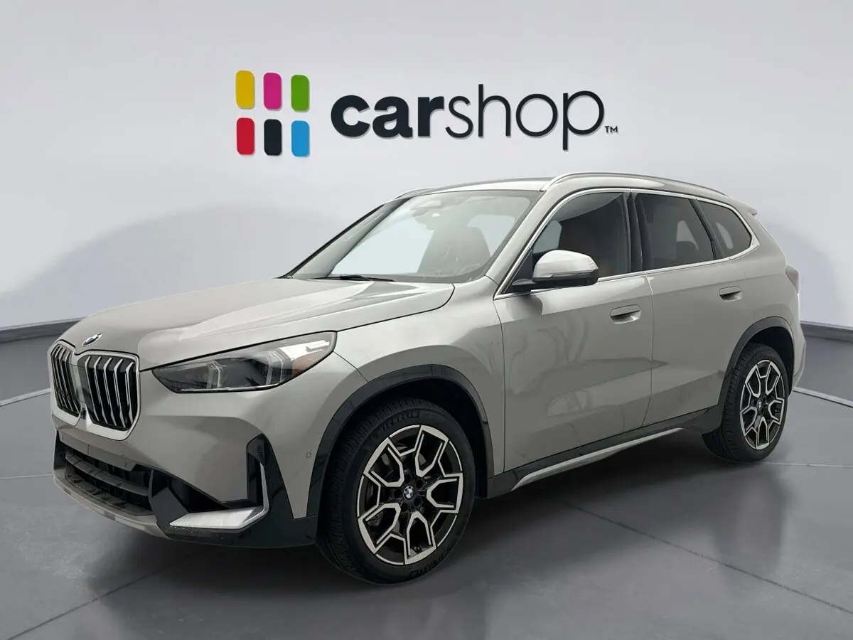 2025 BMW X1 28i's photo