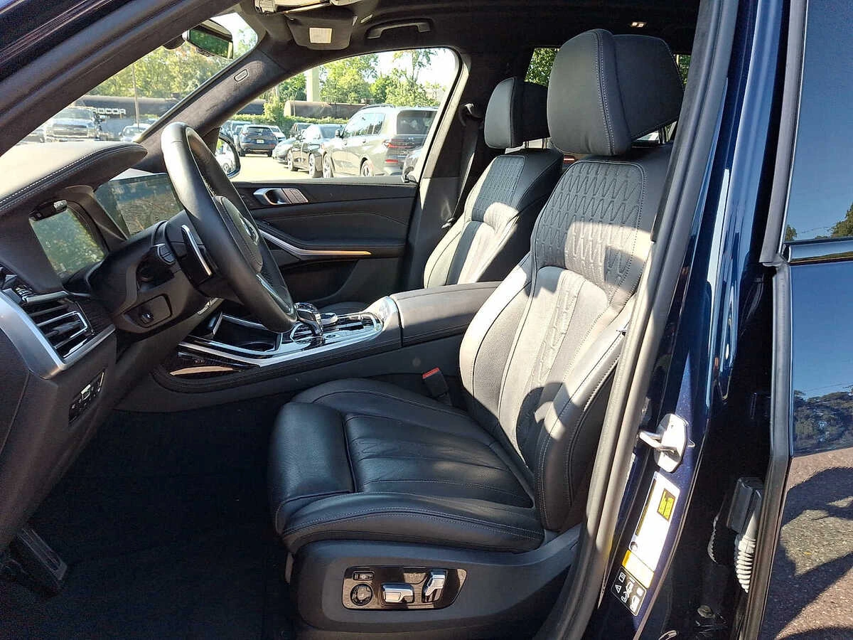 2022 BMW X7 M50i - Photo 11